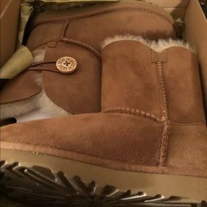 Girls Ugg Bailey button